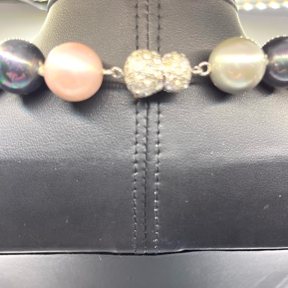 Chic Glass Pearl Necklace in Pink, Silver, Black With Elegant Closure Big Bold - Picture 4 of 12